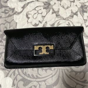 Black Tory Burch clutch